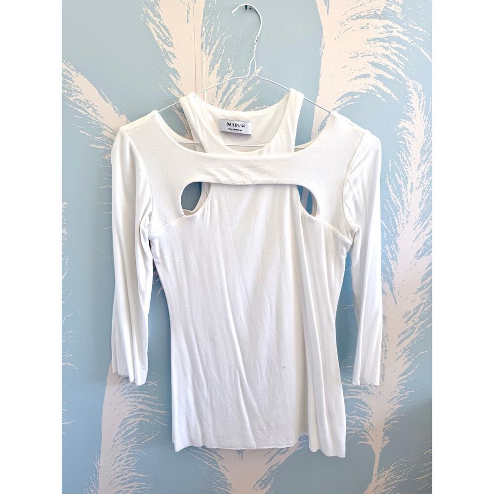 Bailey 44 Reboot Top Small